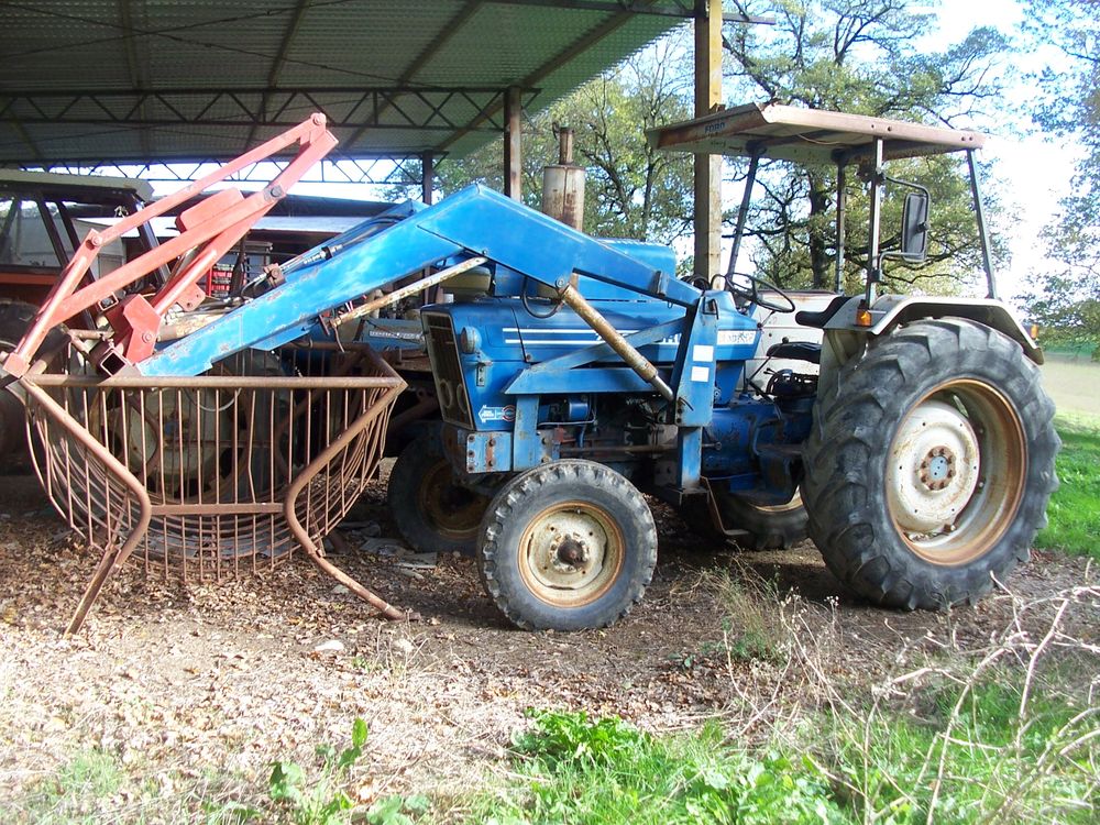   tracteur ford   7600
