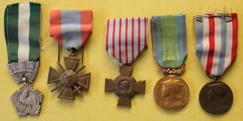 Lot de M�dailles militaires 70 Issy-les-Moulineaux (92)