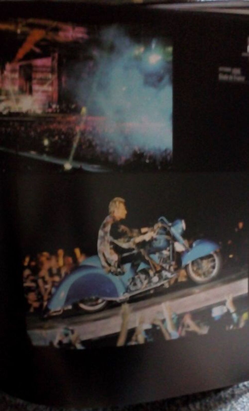 Livre collector sur j HALLYDAY Livres et BD