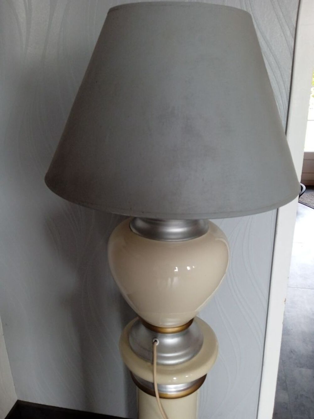 colonne et lampe Décoration