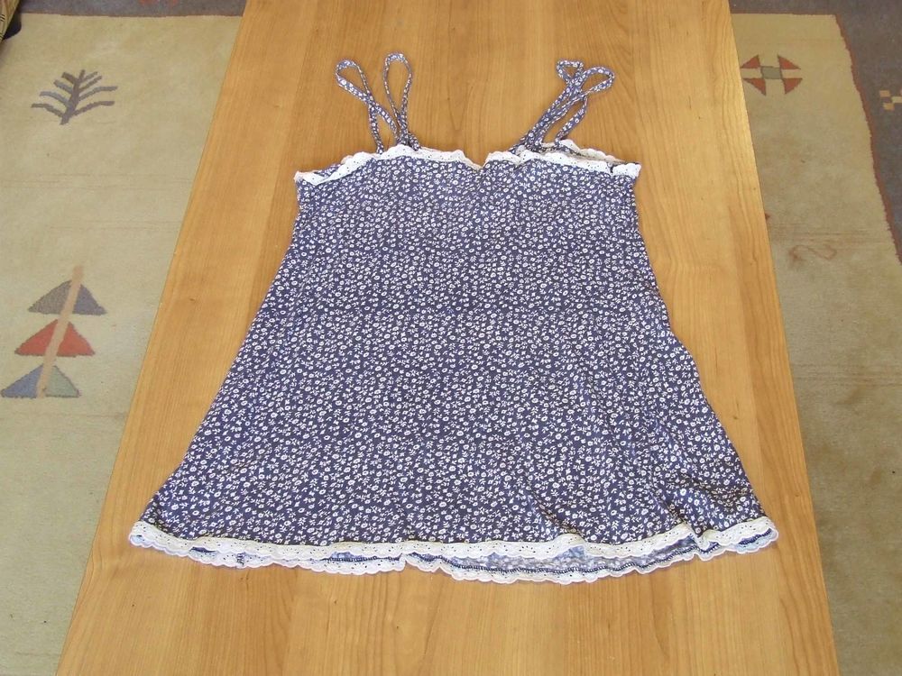 Nuisette, motif imprim&eacute; fleurs, Bleu marine, T. 42 44, TBE Vêtements