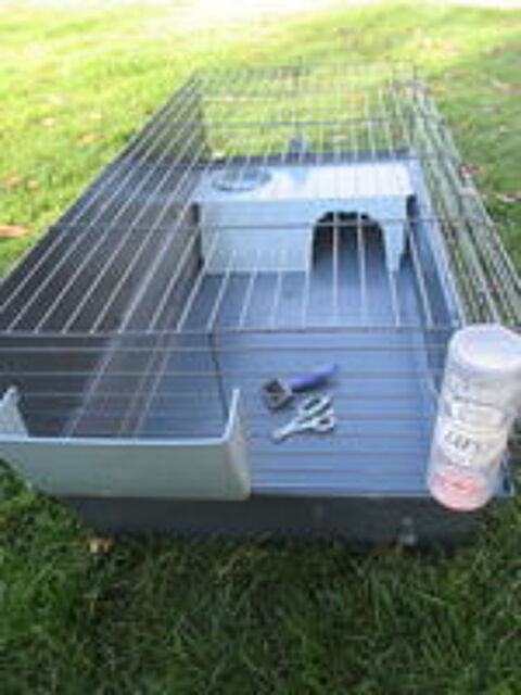   cage 123 cm , �tat neuf, tout �quip�e 