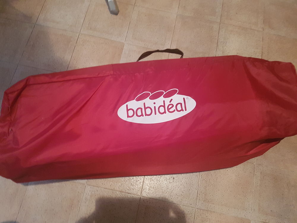 vends lit parapluie Puériculture