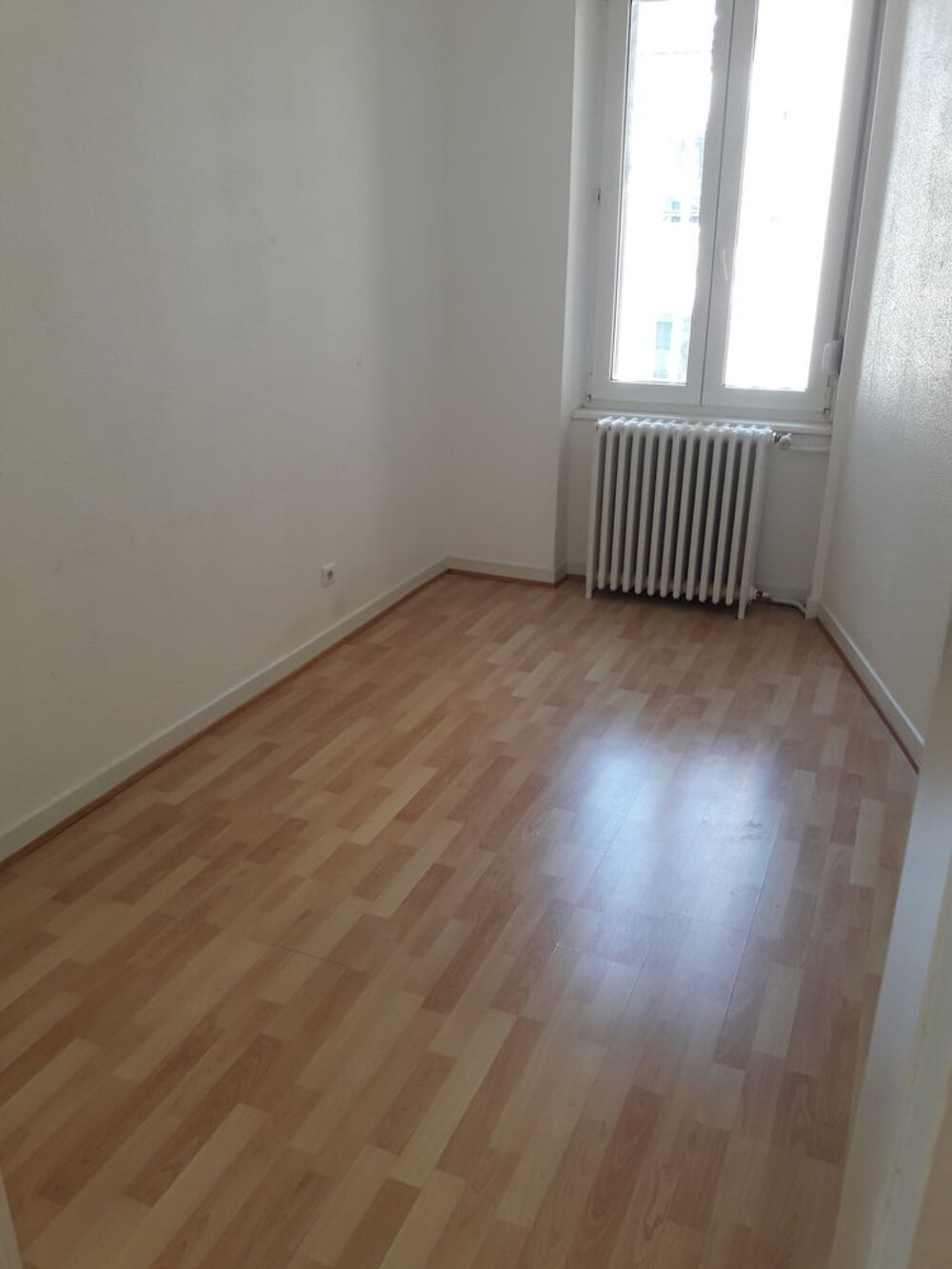 Location Appartement BEAU 4 PIECES SUR QUAI POUR AOUT Strasbourg