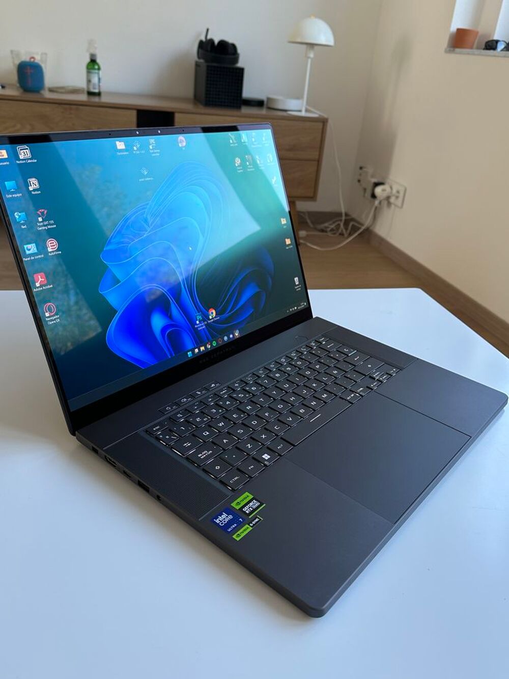 Ordinateur portable gaming ASUS ROG Zephyrus G16 2024 (4070) Matériel informatique