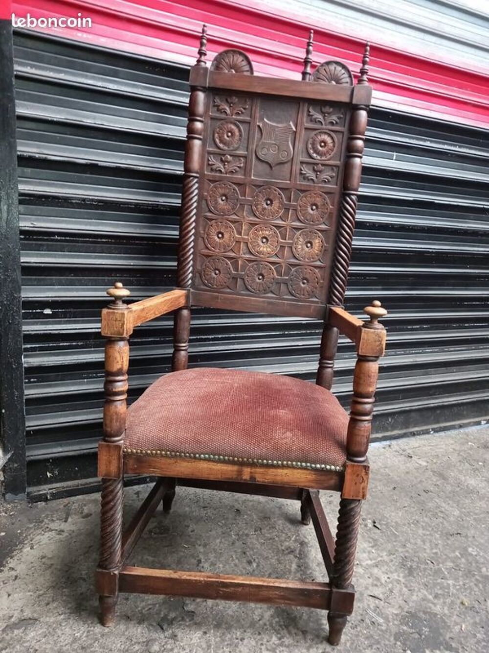 BEAU FAUTEUIL GOTHIQUE ANCIEN Meubles