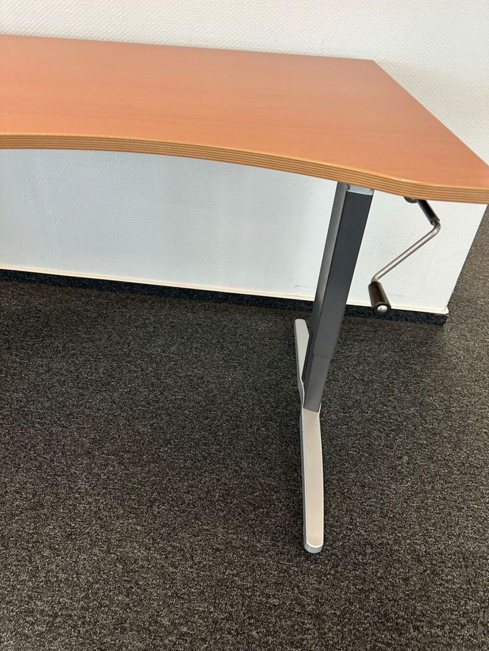 Joli bureau haut de gamme r&eacute;glable Meubles