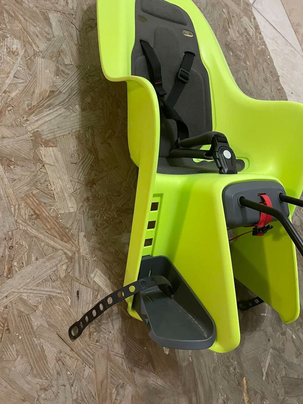 Si&egrave;ge porte-b&eacute;b&eacute;, pour fixation sur cadre du v&eacute;lo. Vélos