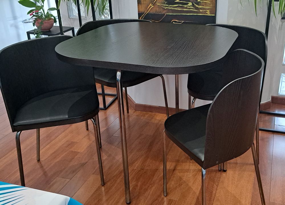 table carr&eacute;e Meubles
