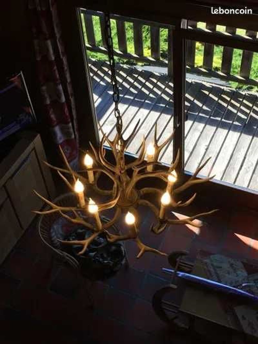 lustre en r&eacute;sine imitation bois de cerf Décoration