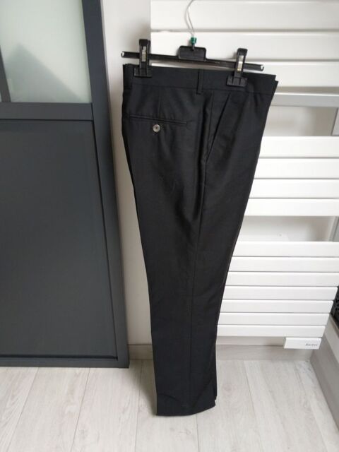 Pantalon de ville noir
30 Melun (77)