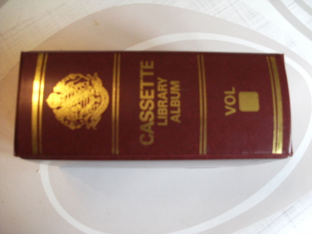 coffret 10 cassettes audio 
Audio et hifi