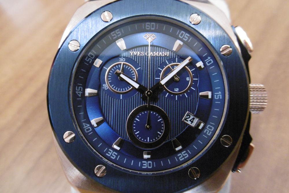 Montre Yves Camani NEUVE jamais port&eacute;e Bijoux et montres