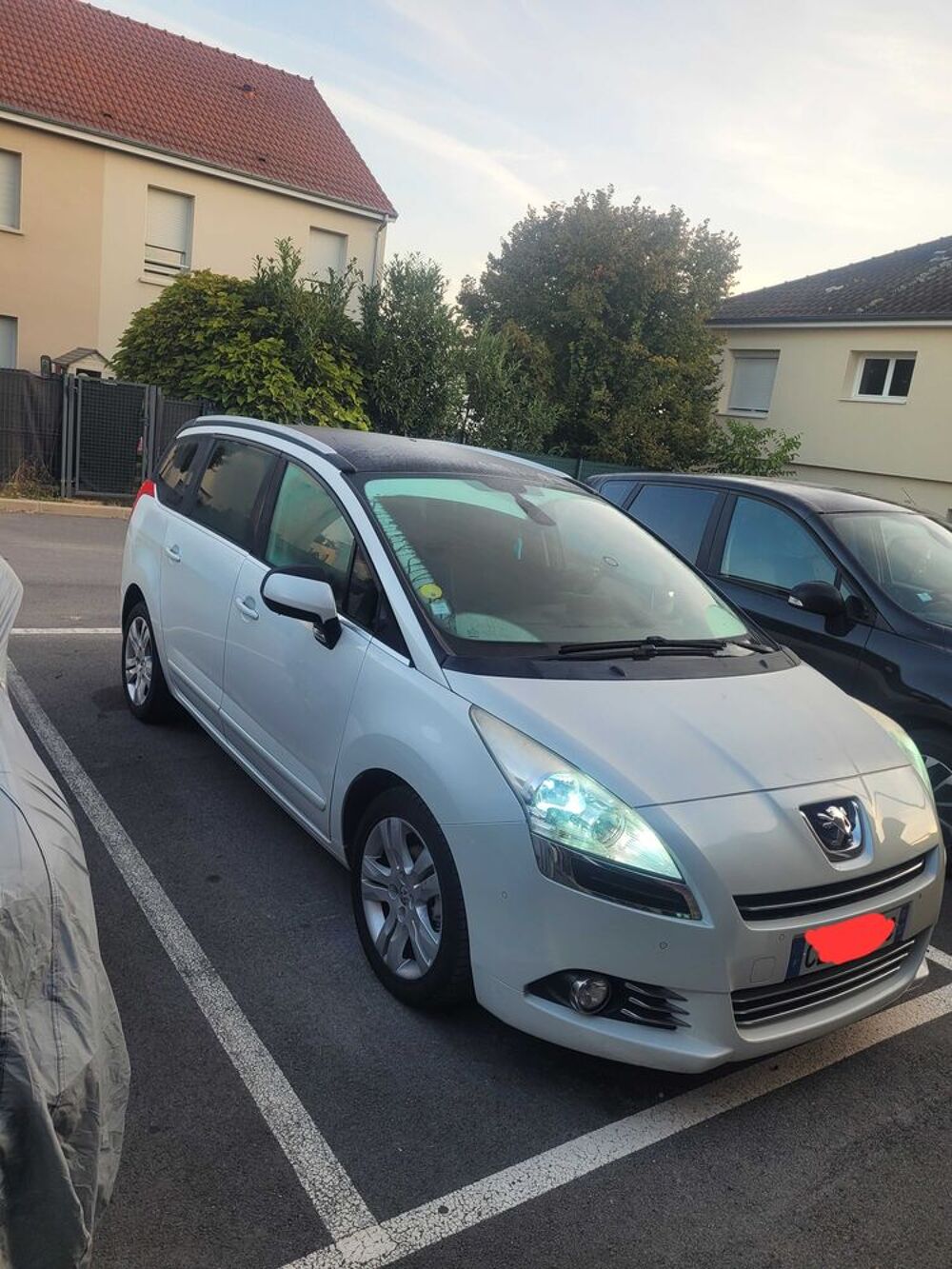 5008 1.6 HDi 112ch FAP BVM6 Allure 7pl 2011 occasion 10000 Troyes