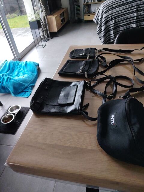 Lot de 4 pochettes noires pour homme 10 Douvrin (62)