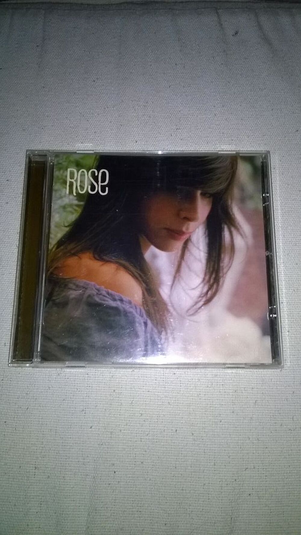 CD Rose
Rose
2006
Excellent etat
Liste
Saisons
Sombre Co CD et vinyles