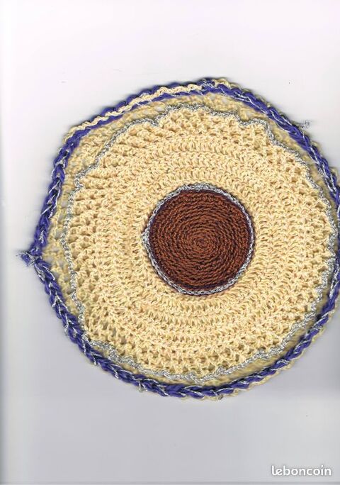 Napperon Circulaire Multicolore en Crochet 0 Chteauroux (36)