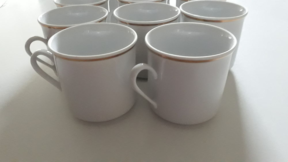 TASSES A CAFE avec liser&eacute; dor&eacute; Electrom�nager