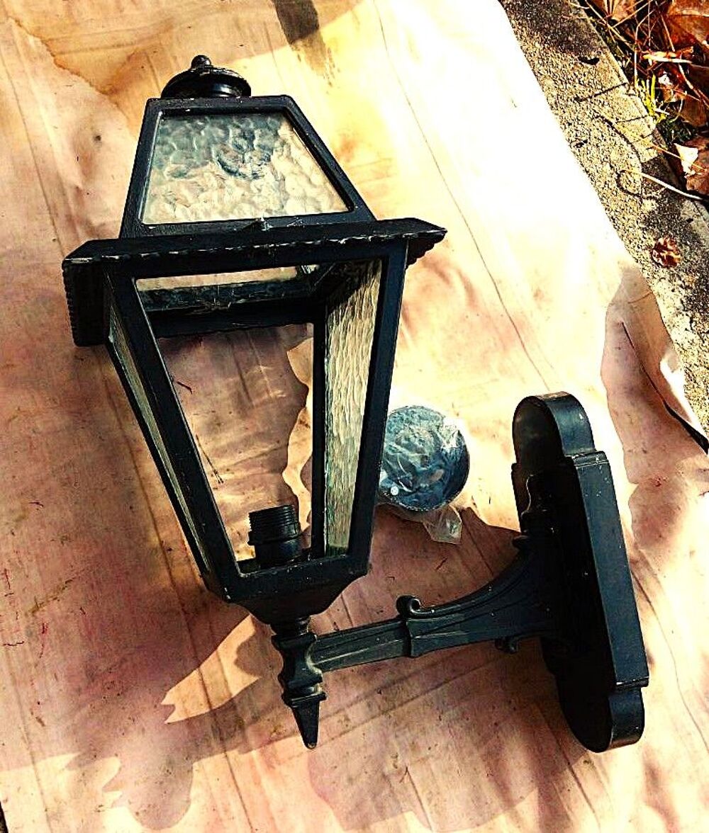Belle grande lanterne ext&eacute;rieure &agrave; r&eacute;nover Décoration