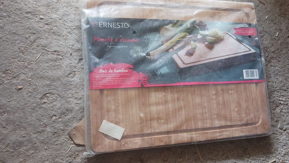 GRANDE PLANCHE &Agrave; D&Eacute;COUPER EN BAMBOU MASSIF &agrave; 15€ Décoration