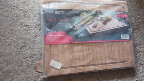 GRANDE PLANCHE À DÉCOUPER EN BAMBOU MASSIF à 15€ 15 Servas (01)