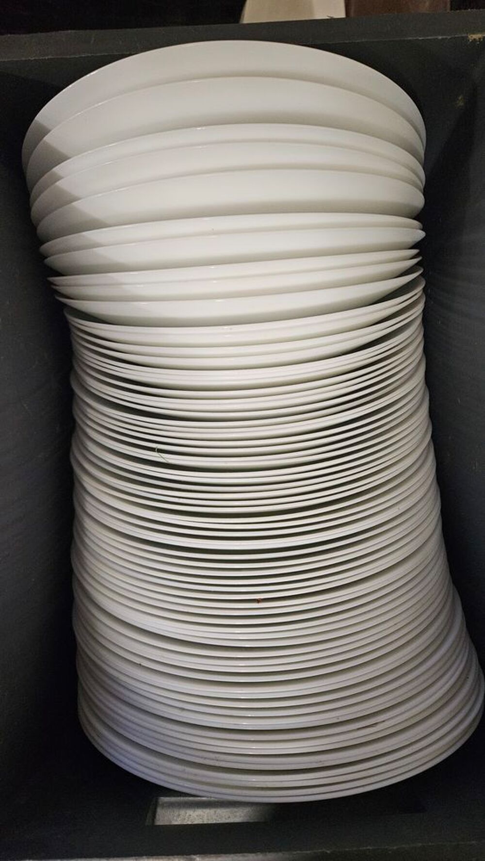 Lot de 260 assiettes Cuisine