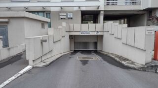  Parking / Garage à louer 8 m² Reims