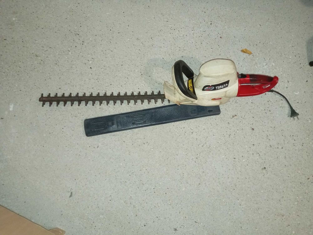 taille haie &eacute;lectrique Jardin