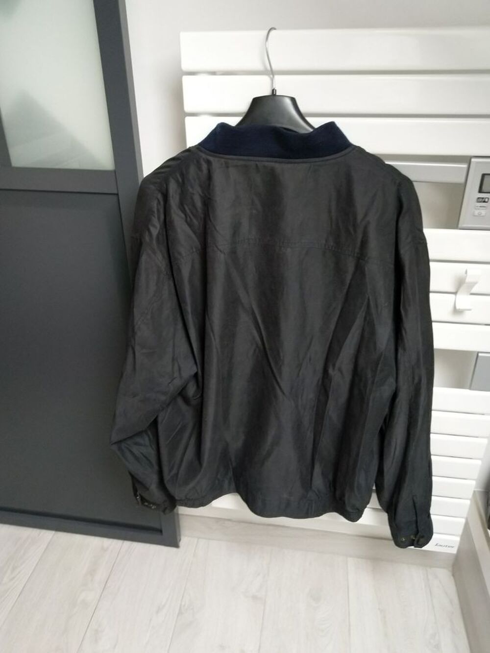 Blouson Laurent Cerrer
Vêtements