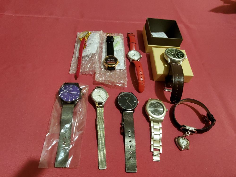 Lot de montres . Bijoux et montres