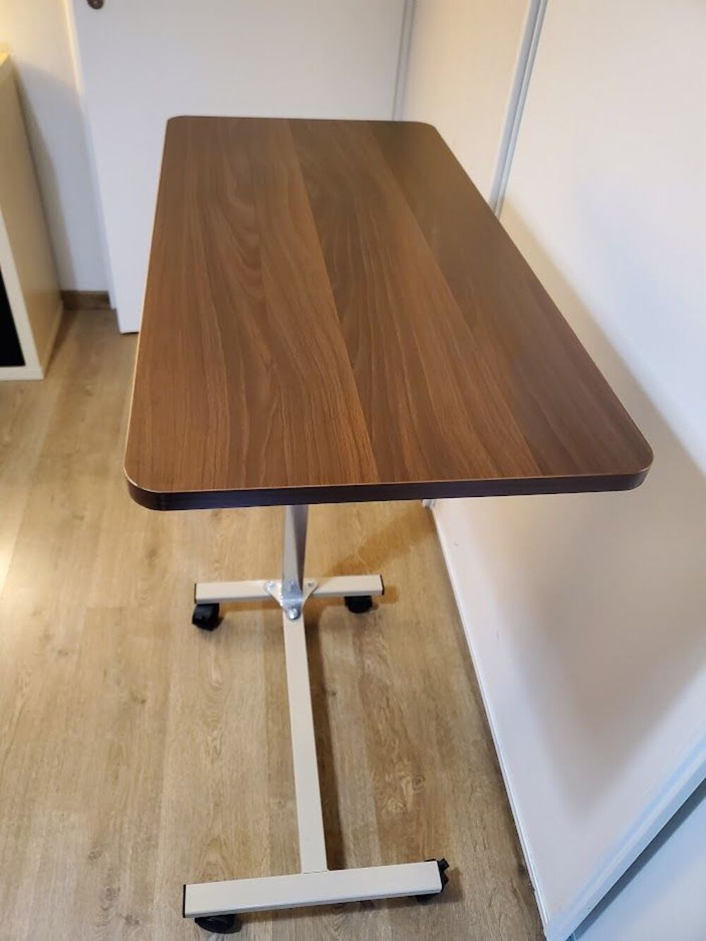 Table r&eacute;glable Meubles