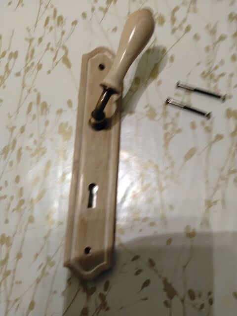 Poign�e de porte bois 5 La Roche-sur-Yon (85)