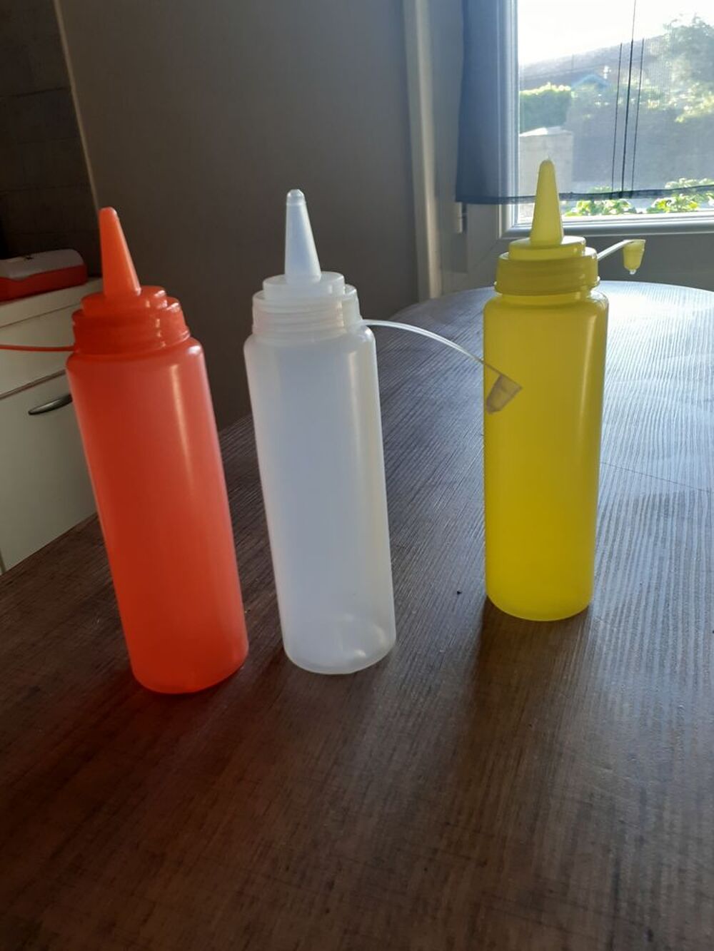 lot de bouteilles plastique pour condiments Cuisine