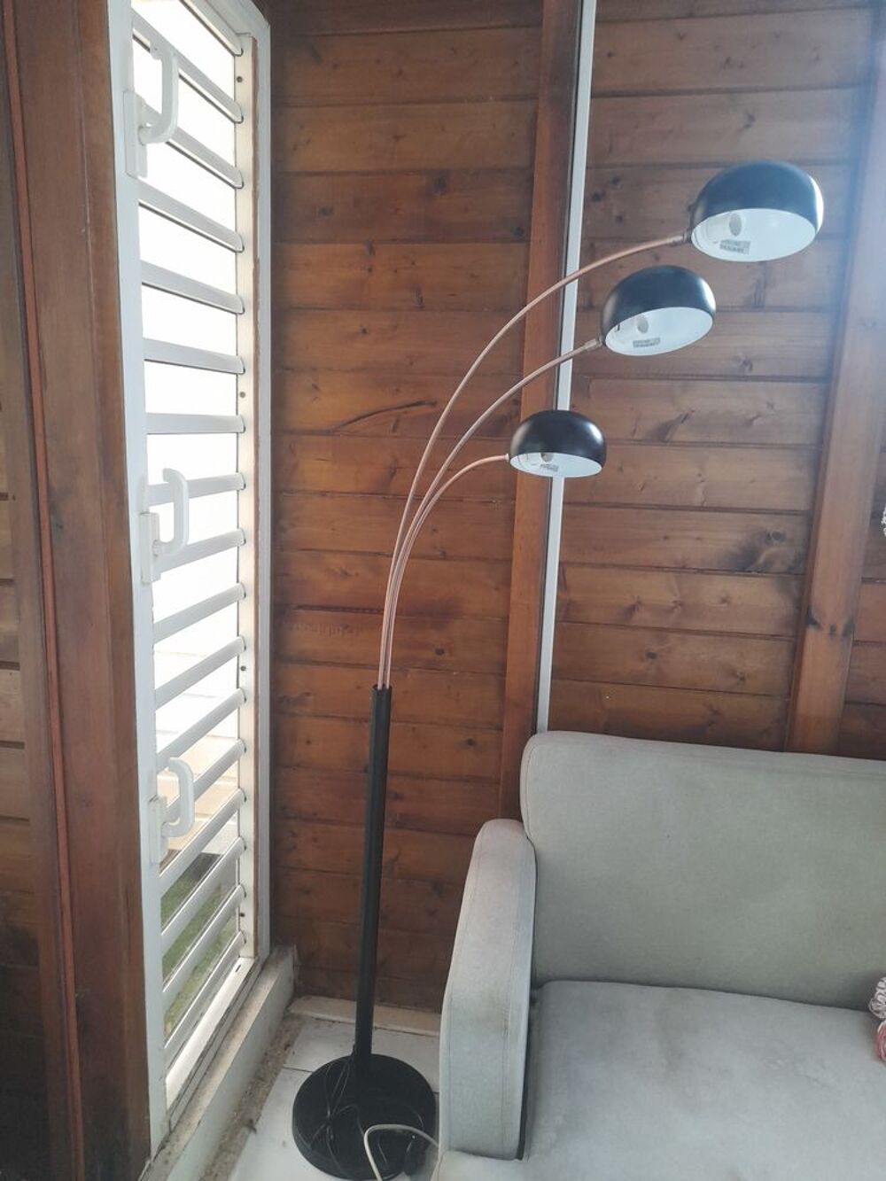Lampadaire 3 t&ecirc;tes en metal noir Décoration