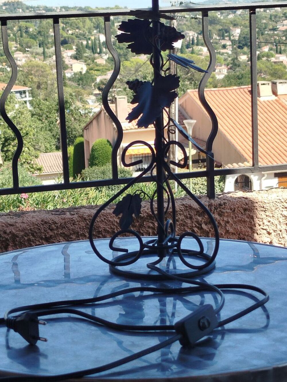 Lampe de table en fer forg&eacute; Décoration