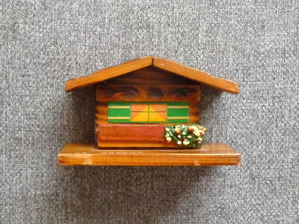 Bibelot/ Petite Maison en Bois Vernis "Le Revard" Décoration