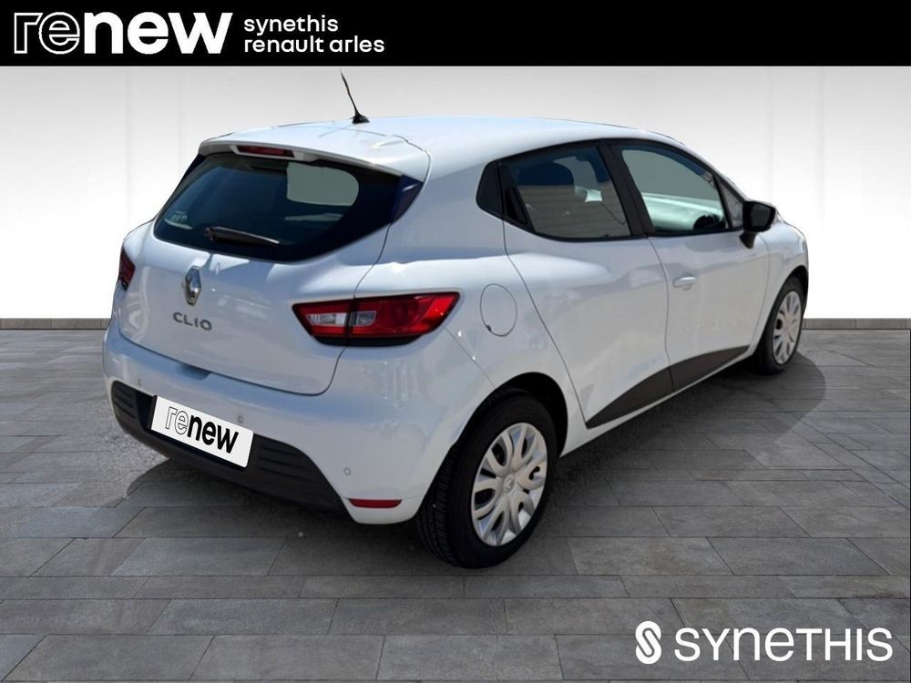 Clio IV CLIO SOCIETE DCI 90 ENERGY ECO2 82G AIR MEDIANAV 2018 occasion 13200 Arles