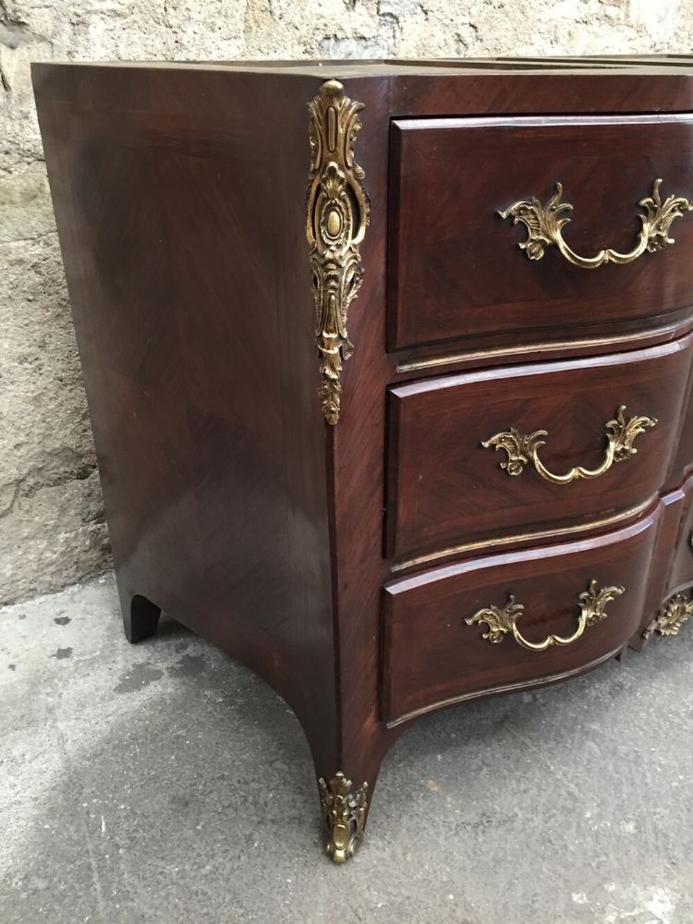 commode arbal&egrave;te en acajou de St. Louis XV Meubles
