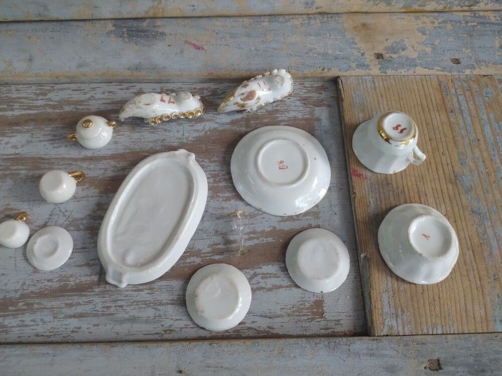 Ancienne Dinette Service &agrave; Th&eacute; Porcelaine de Paris XIXeme 