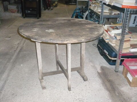 Table ronde pliable. 40 Foulcrey (57)