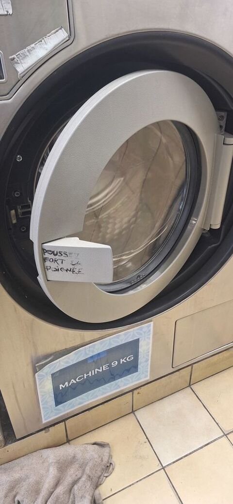 Cheche technicien pour r&eacute;parer machine miele de 9k rue 6080  0 75018 Paris