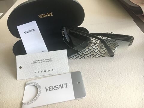 Lunettes de soleil Versace. 75 Arcueil (94)