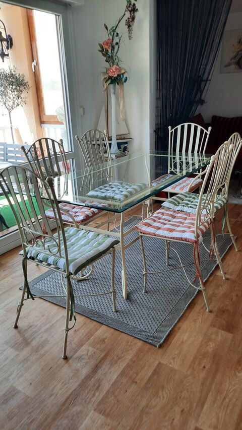 Salon de jardin, dessus en verre trempé et 6 chaises 190 Anglet (64)