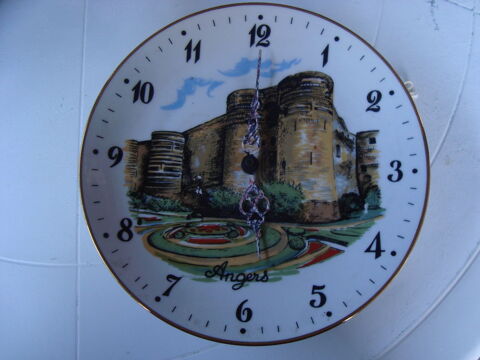 Assiette HORLOGE Château D' ANGERS 10 Villevêque (49)