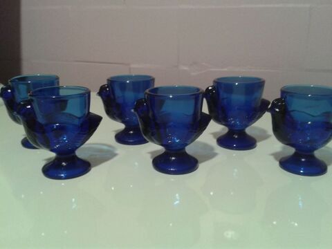 6 coquetiers neufs en verre moul bleu en forme de poussins 24 Dijon (21)