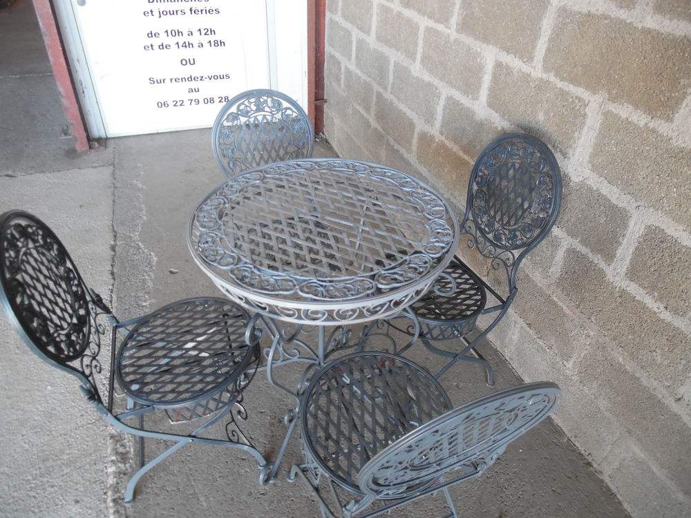 SALON DE JARDIN FER FORGE QUATRE CHAISES PLIANTES Jardin