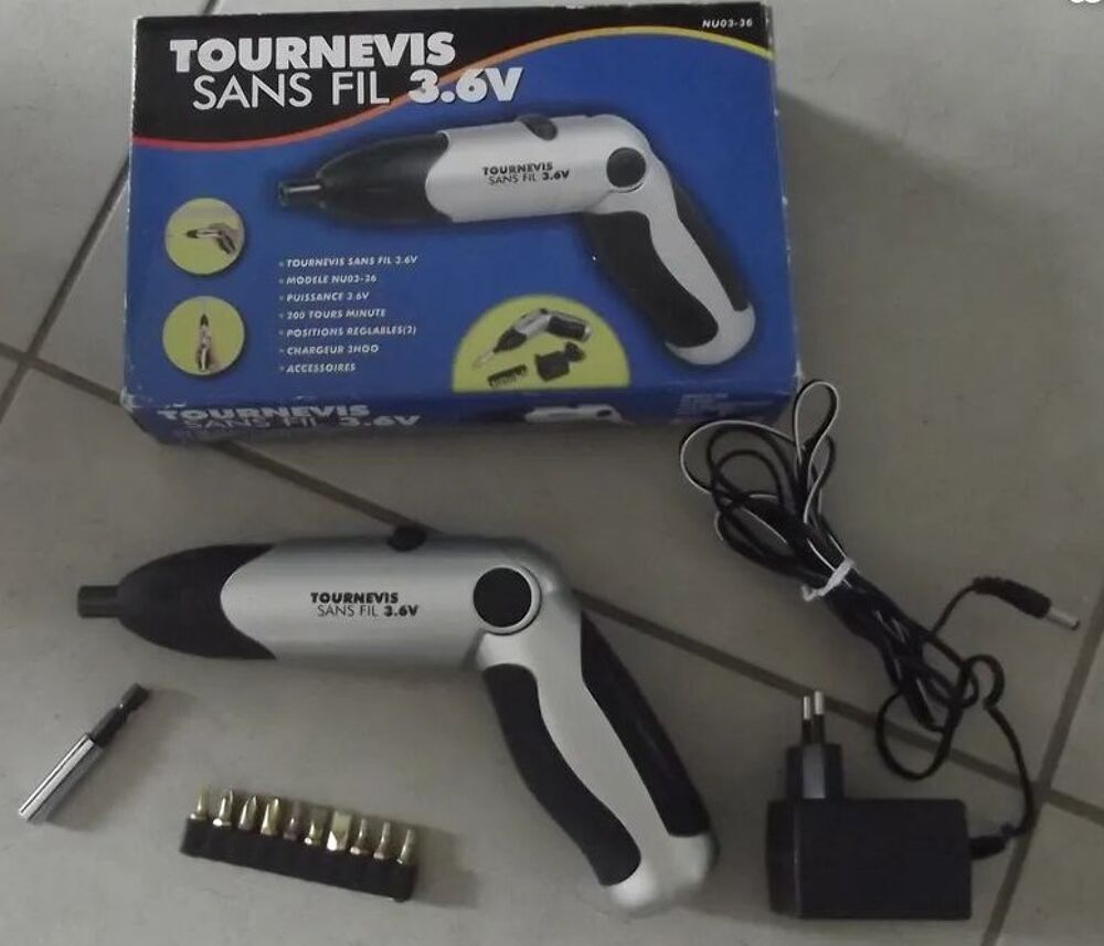 Tournevis sans fil. Bricolage
