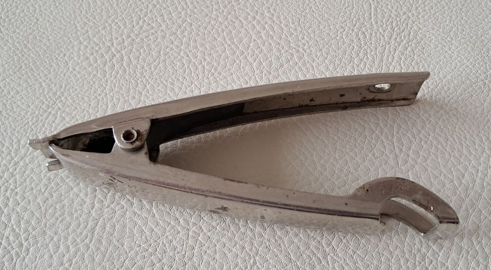 ouvre bouteille d&eacute;capsuleur &agrave; pincer vintage foley 