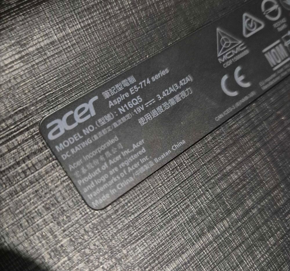 Ordinateur portable acer aspire E5€'774 core i3 4go 1to 17 pouces + chargeur + sacoche Matériel informatique