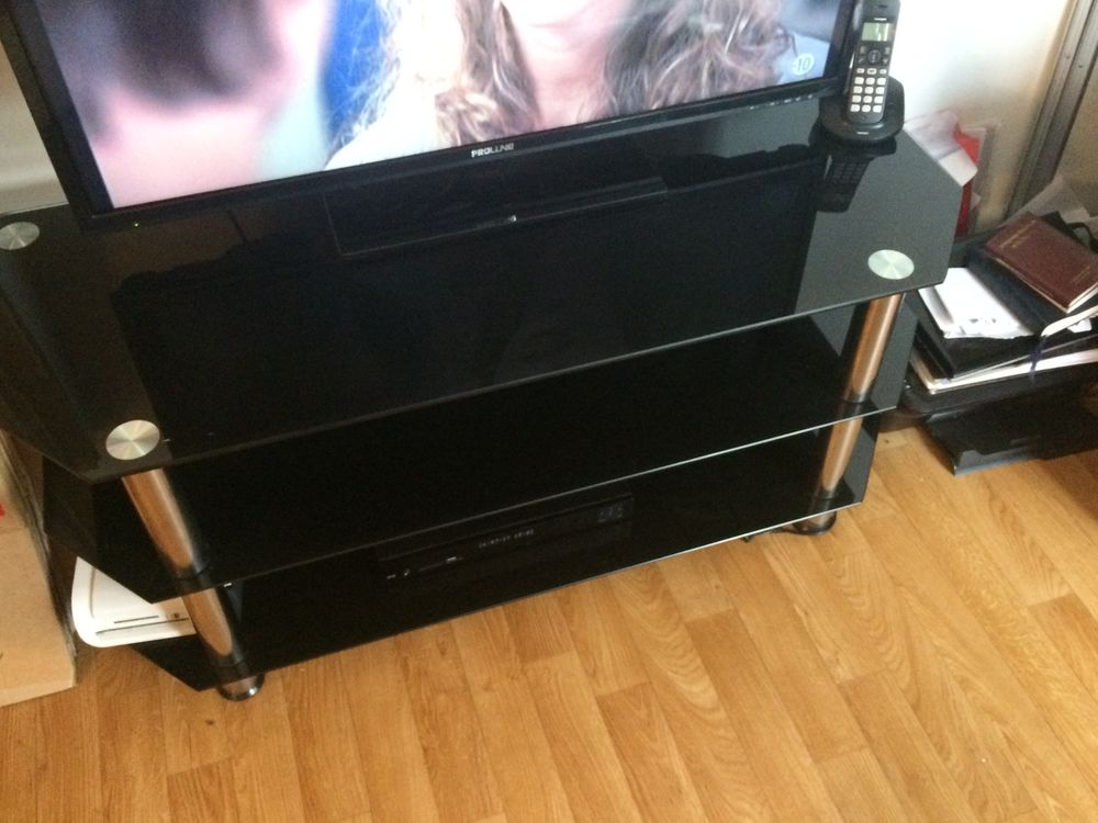 Meuble TV + table basse gu&eacute;ridon en verre tremp&eacute; Meubles